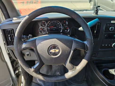 Used 2014 Chevrolet Express 3500 Extended w/ Chrome Appearance Package image 17