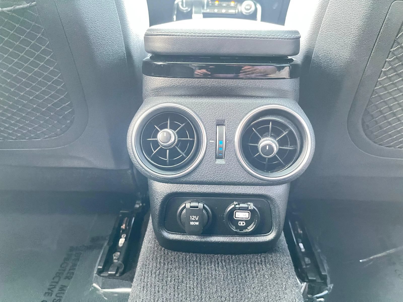 Used 2018 Kia Stinger Premium RWD image 23
