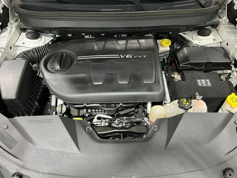 Used 2019 Jeep Cherokee Trailhawk w/ Cold Weather Group AWD/4WD image 19