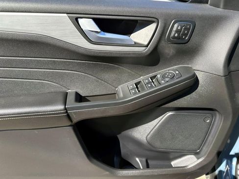 Used 2025 Ford Escape Platinum image 15