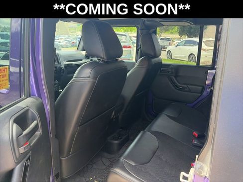 Used 2017 Jeep Wrangler Unlimited Sahara AWD/4WD image 9