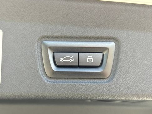 Used 2023 BMW i4 eDrive40 w/ Premium Package RWD image 17
