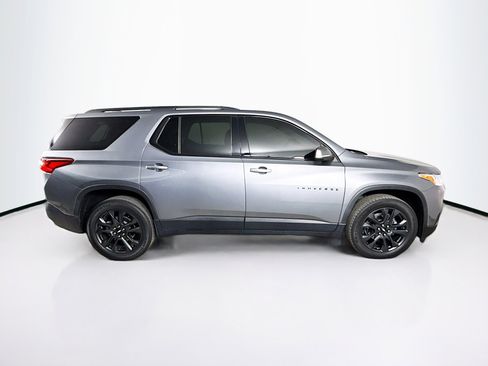Used 2021 Chevrolet Traverse RS image 2