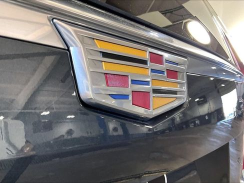 Used 2021 Cadillac Escalade Premium Luxury w/ LPO, Illumination Package AWD/4WD image 41
