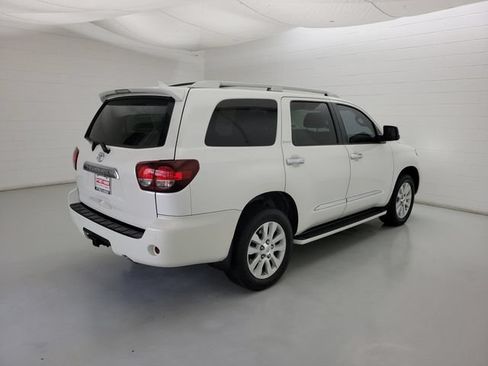 Used 2018 Toyota Sequoia Platinum RWD image 5