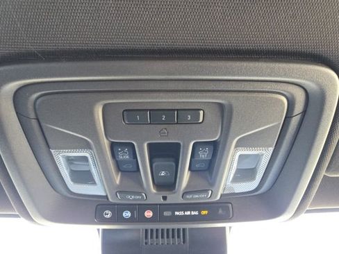 Used 2024 GMC Sierra 2500 SLT w/ SLT Premium Package image 40