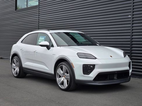 New 2026 Porsche Macan 4 Electric AWD/4WD image 9