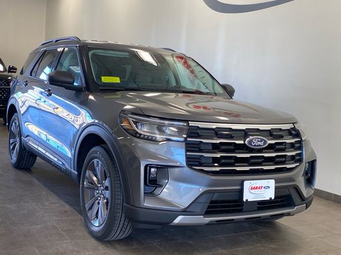 New 2026 Ford Explorer Active image 2