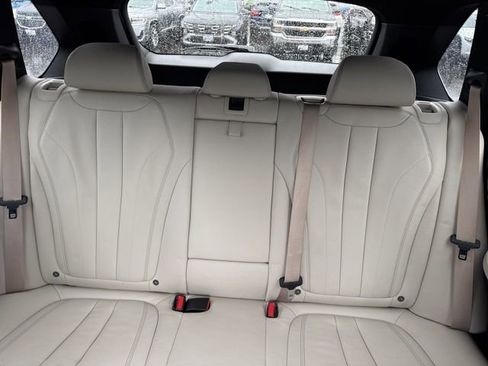 Used 2017 BMW X5 xDrive40e AWD/4WD image 11