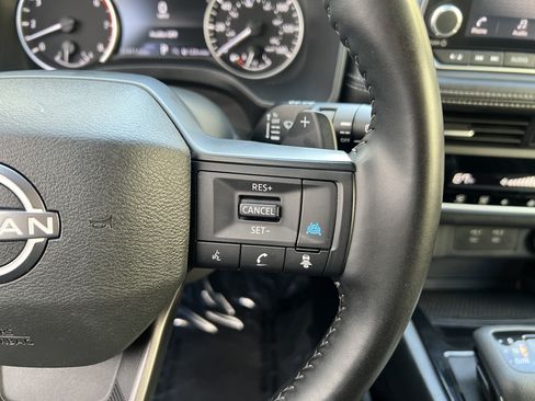 Used 2025 Nissan Rogue SV AWD/4WD image 26
