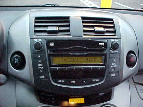 Used 2011 Toyota RAV4 Base 4x4 4dr SUV w/ Preferred Premium Pkg image 19