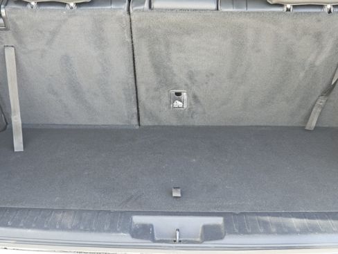 Used 2020 Toyota Highlander XLE FWD image 24
