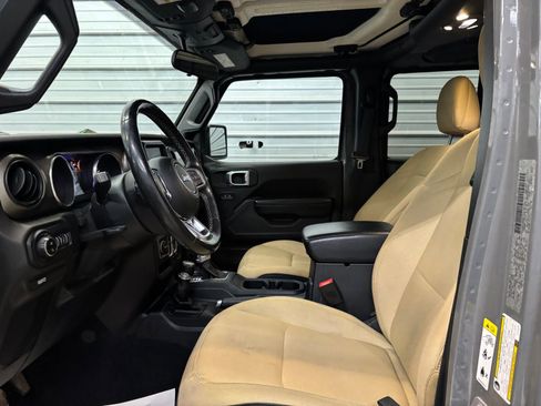 Used 2020 Jeep Gladiator Sport w/ Quick Order Package 24S image 12