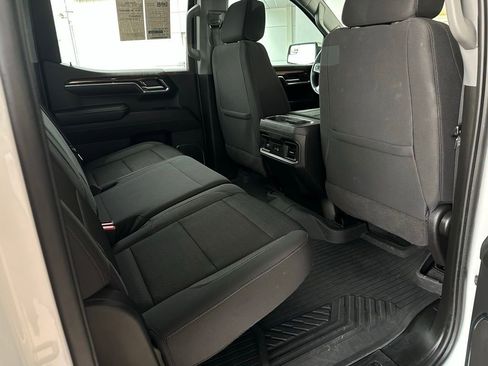 Used 2024 Chevrolet Silverado 1500 LT AWD/4WD image 18