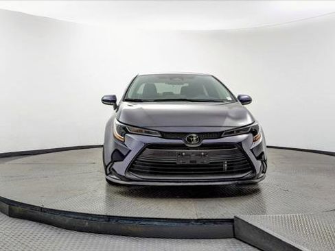 Used 2025 Toyota Corolla LE image 12