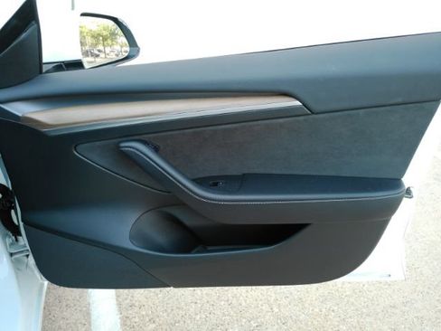 Used 2023 Tesla Model 3 Standard Range RWD image 18