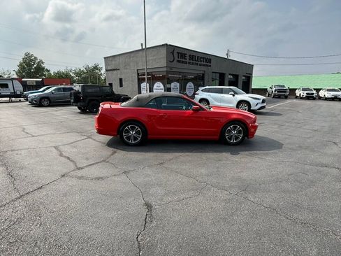 Used 2014 Ford Mustang Premium RWD image 17