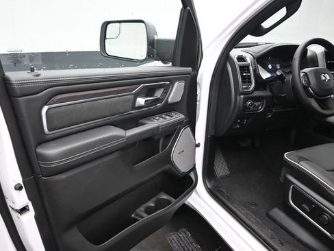 Used 2025 RAM 1500 Laramie w/ Night Edition AWD/4WD image 15