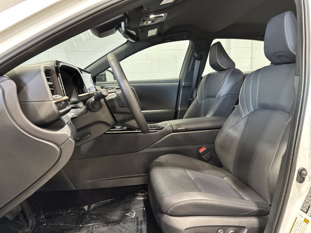 Certified 2026 Toyota Crown AWD/4WD image 13