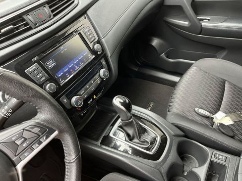 Used 2020 Nissan Rogue SV AWD/4WD image 15