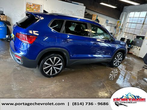 Used 2024 Volkswagen Taos SE image 7