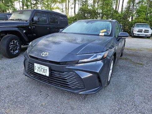Used 2025 Toyota Camry LE image 2
