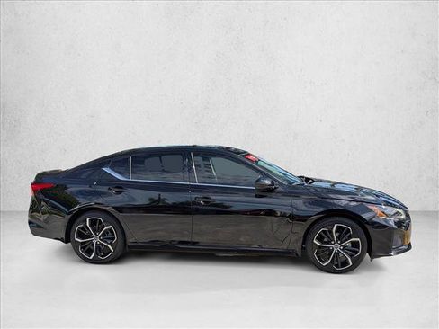 Certified 2023 Nissan Altima 2.5 SR FWD image 4