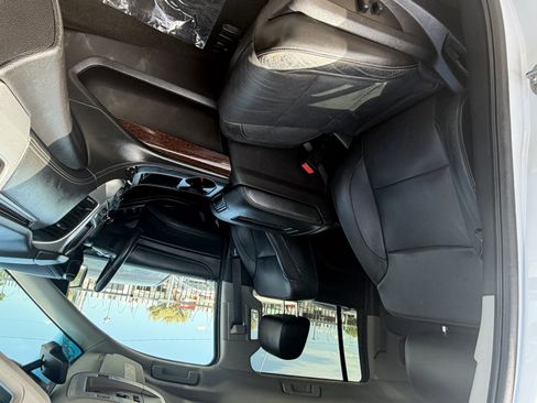 Used 2017 GMC Yukon XL SLT AWD/4WD image 11