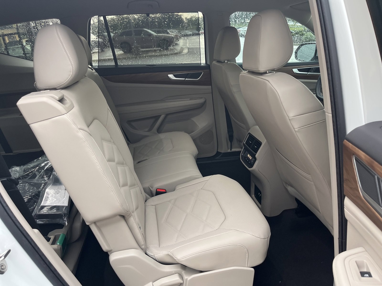 New 2026 Volkswagen Atlas SE FWD image 31