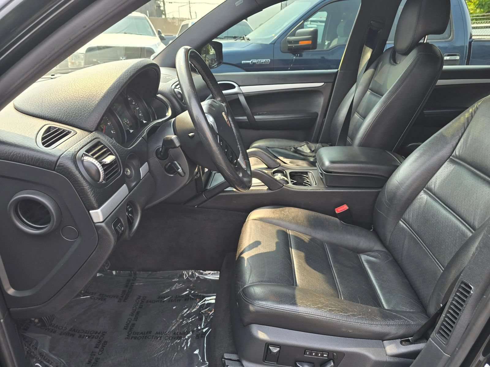Used 2010 Porsche Cayenne AWD/4WD image 17