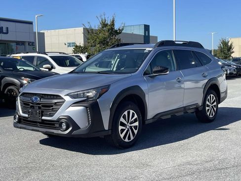 Certified 2025 Subaru Outback Premium w/ Popular Package #1 AWD/4WD image 22