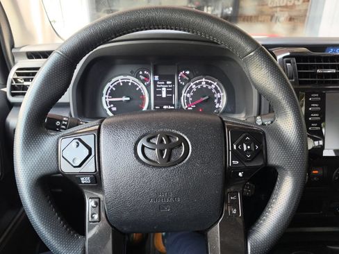 Used 2020 Toyota 4Runner TRD Off-Road AWD/4WD image 8