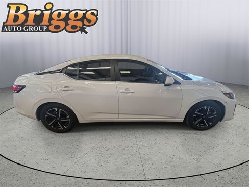 Used 2024 Nissan Sentra SV FWD image 6