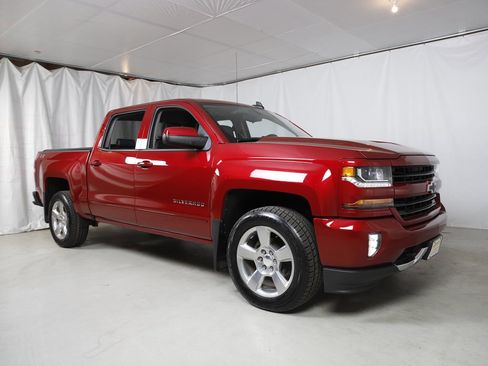 Used 2018 Chevrolet Silverado 1500 LT w/ All Star Edition AWD/4WD image 10