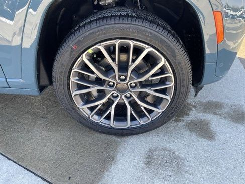 New 2026 Jeep Grand Cherokee L Summit image 8