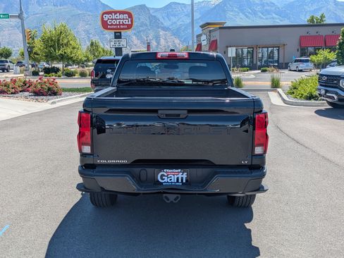 Used 2023 Chevrolet Colorado LT AWD/4WD image 7