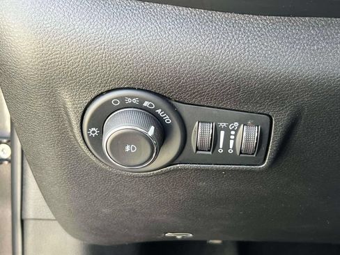 Used 2024 Jeep Compass Latitude w/ Altitude Special Edition AWD/4WD image 19