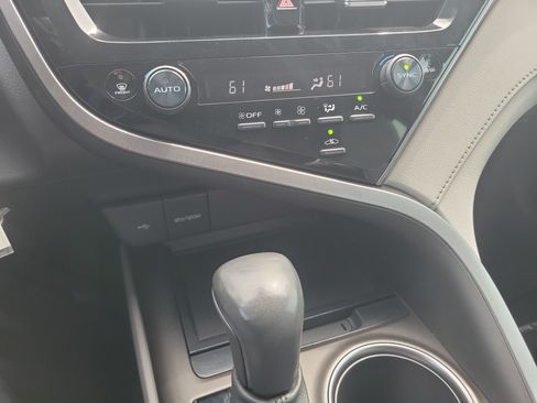 Used 2023 Toyota Camry SE FWD image 25