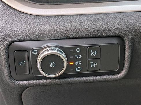 Used 2023 Ford Explorer XLT w/ Equipment Group 202A RWD image 17