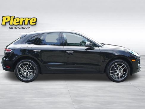 Used 2024 Porsche Macan AWD/4WD image 3