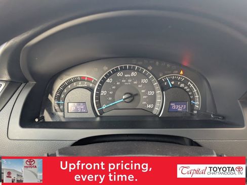 Used 2015 Toyota Camry LE image 17