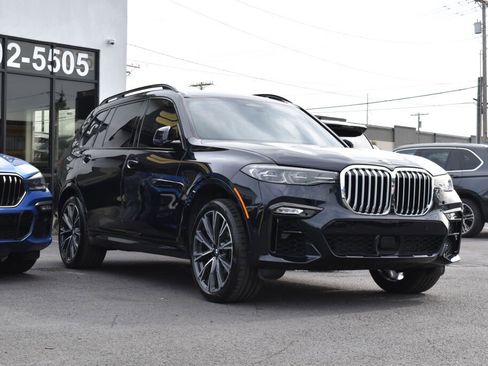 Used 2019 BMW X7 xDrive50i w/ M Sport Package image 3