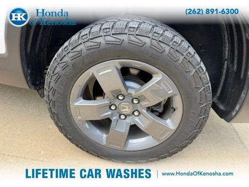 Used 2025 Honda Ridgeline TrailSport image 3
