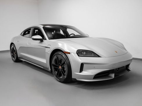 New 2025 Porsche Taycan image 10