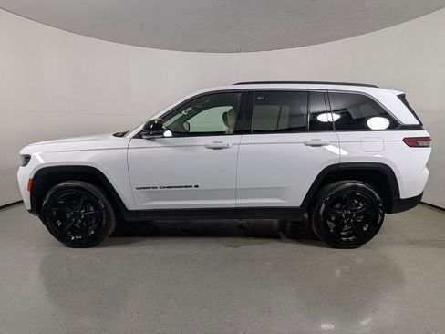 New 2026 Jeep Grand Cherokee Limited w/ Limited Altitude Package RWD image 4