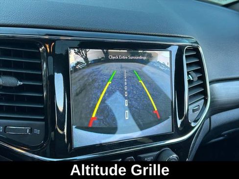 Certified 2021 Jeep Grand Cherokee Laredo X image 24