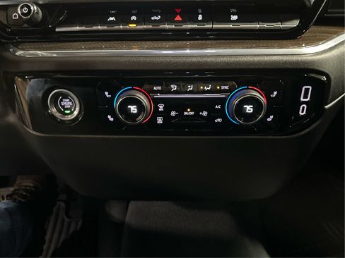 Used 2024 Chevrolet Silverado 1500 LT AWD/4WD image 16