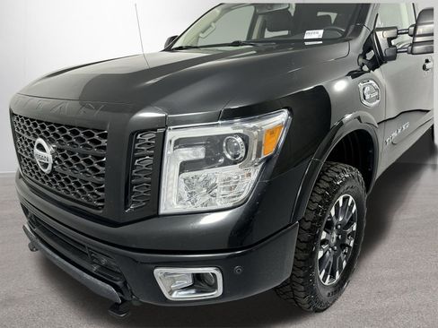 Used 2019 Nissan Titan PRO-4X image 28
