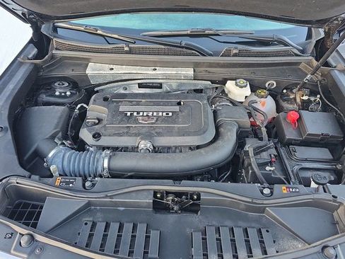 Certified 2024 Cadillac XT4 Luxury w/ Cold Weather Package image 31