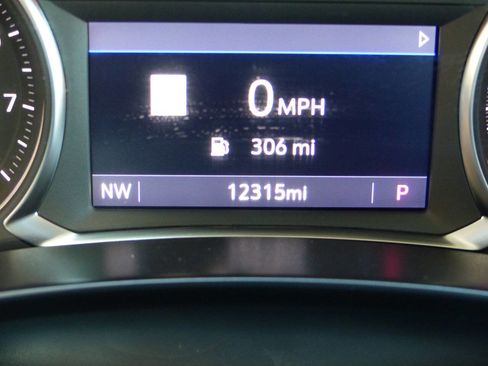 Used 2024 GMC Terrain SLE w/ Driver Convenience Package image 27